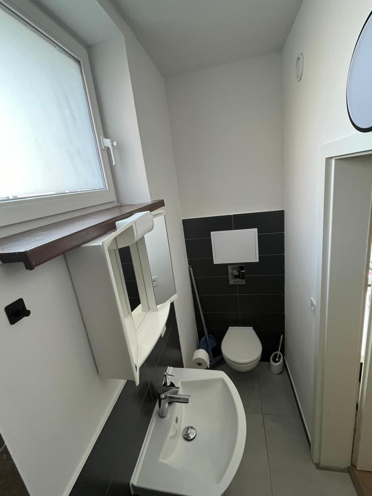 In - Cozystays Apartment