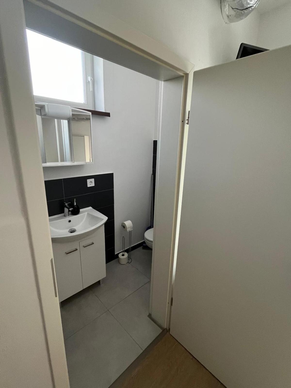 In - Cozystays Apartment *