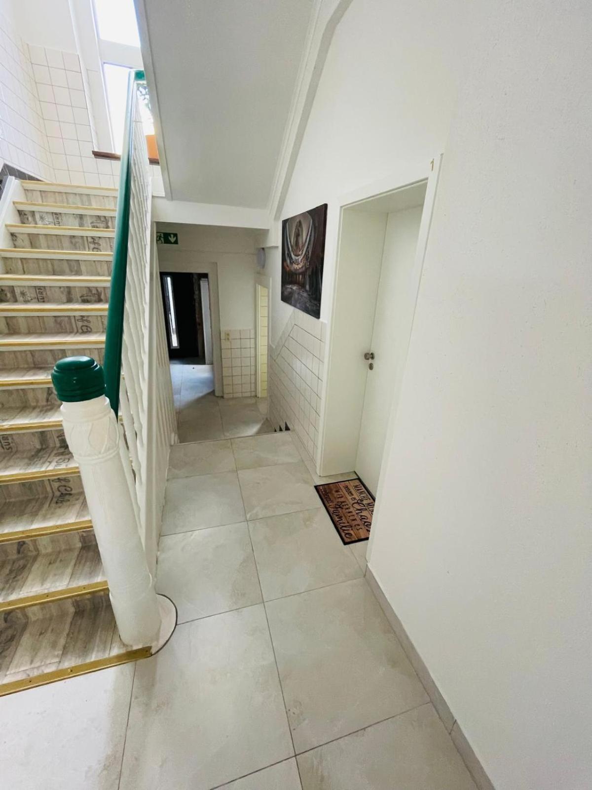 In - Cozystays Apartment